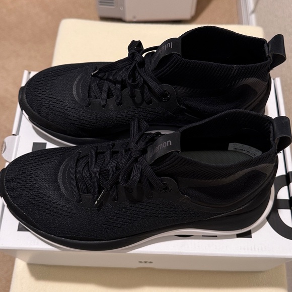 Lululemon Women’s Chargefeel Mid Workout Shoe - Picture 3 of 5